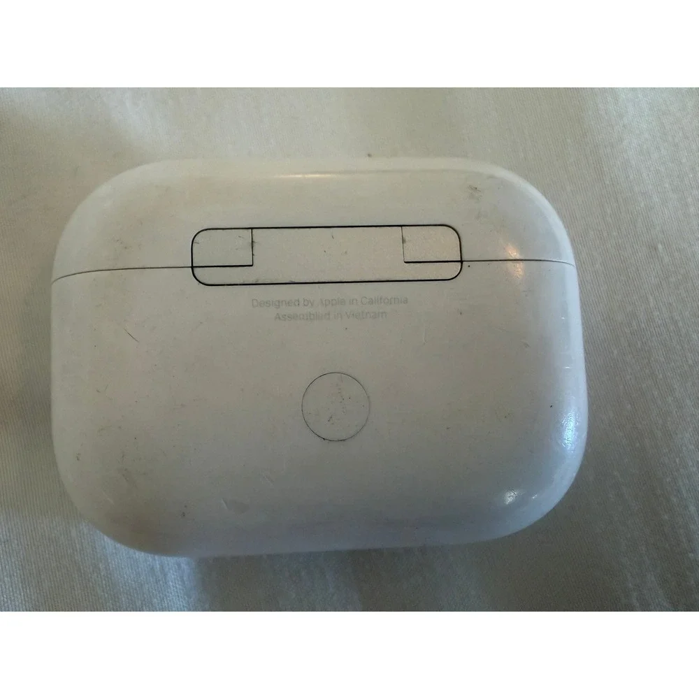 Apple AirPods Pro 2nd Gen Wireless Charging Case Only USB-C White A2968